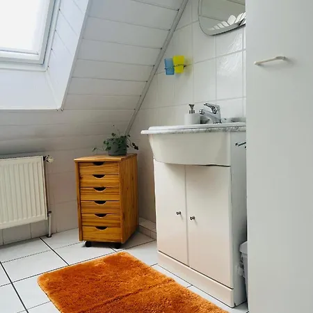 Gluckshaus Apartment *
